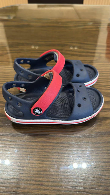 Crocs / Size 7c / 23